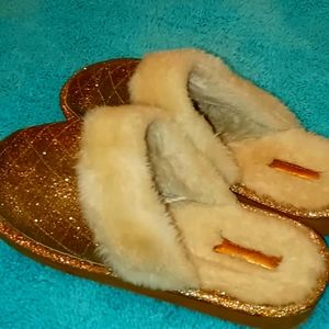 Spa Sisters,7.5,Creamy gold